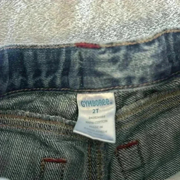 Gymboree - Denim jeans.  Size 2T - Picture 2 of 4